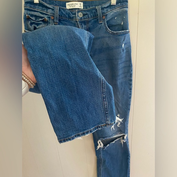 Abercrombie & Fitch Ultra High Rise Ankle Straight Jeans - Picture 6 of 9